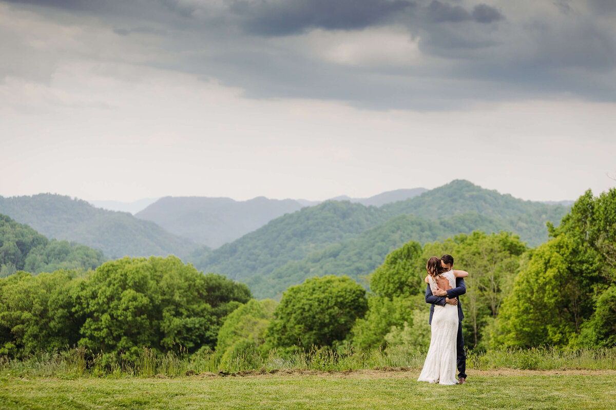 Hot-Springs-Cabin-NC-Elopement-34