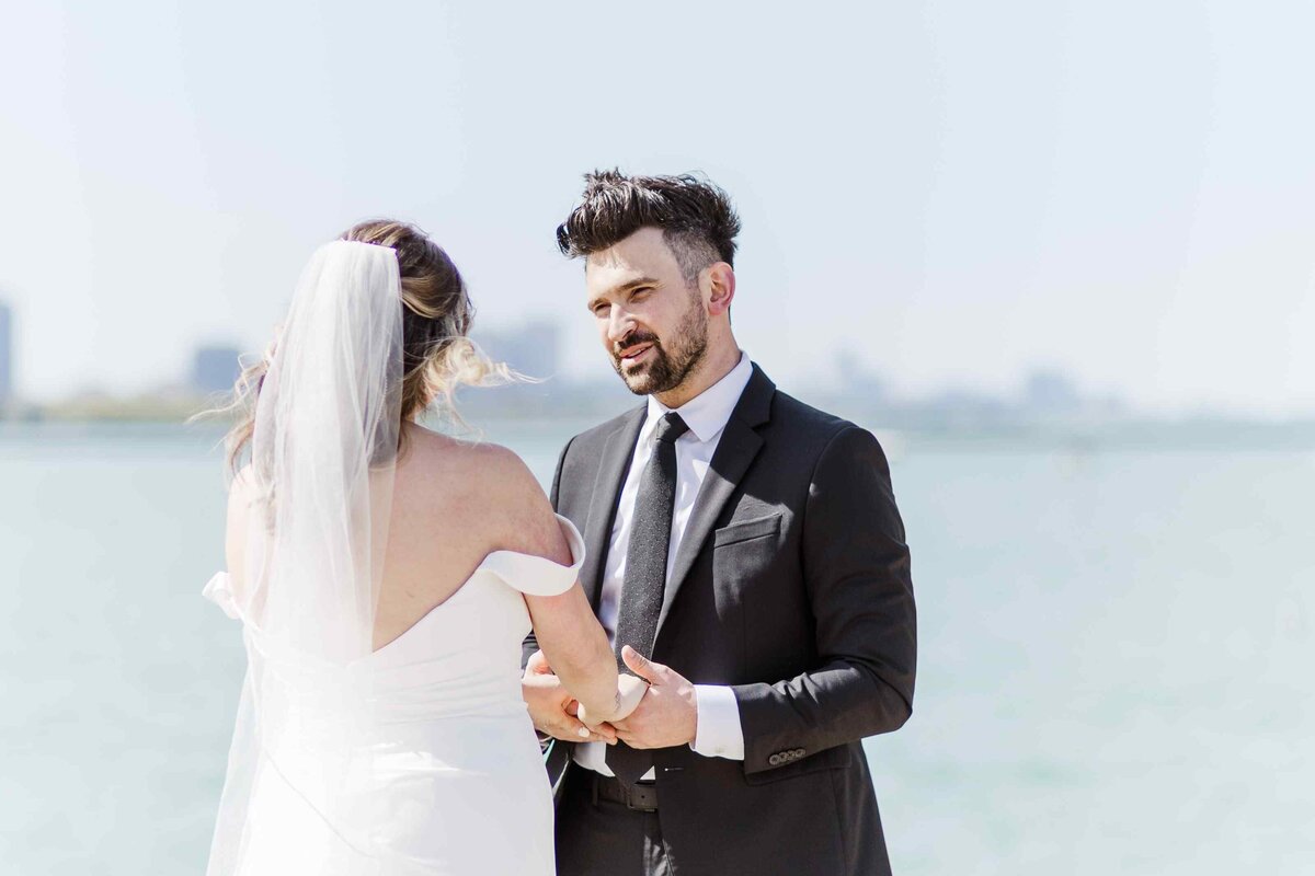 35-bride-groom-lakeside-vows