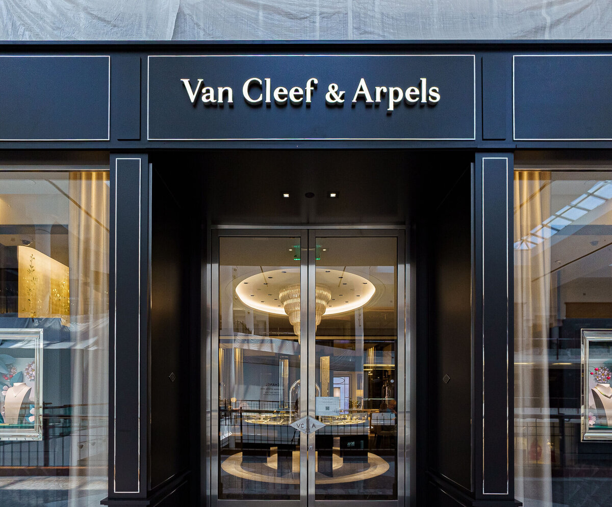 Presentation-2023_5_26_TysonsGalleria_Storefronts-073