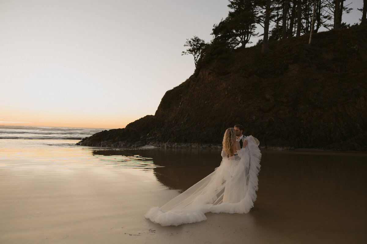 Oregon-Elopement-Photographer-Cannon-Beach54