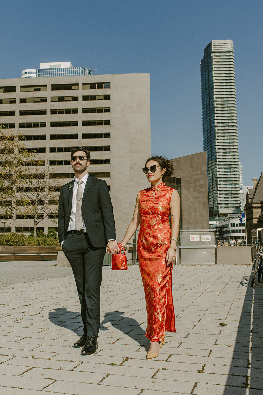 toronto-city-elopement-city-hall-ttc-subway-sugar-beach-fun-romantic-sumer-wedding-2752