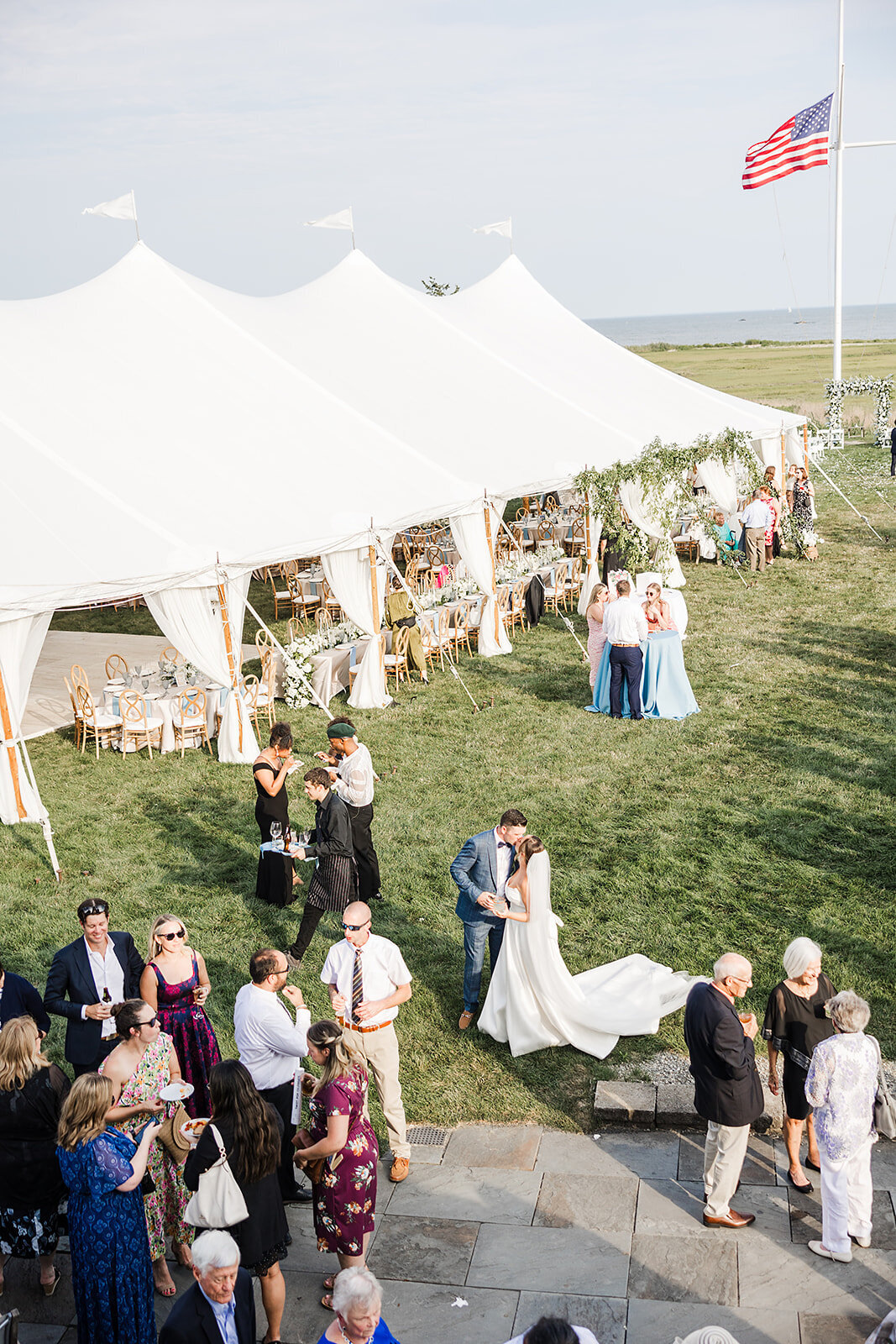 tented-wedding-in-ct-jen-strunk-events