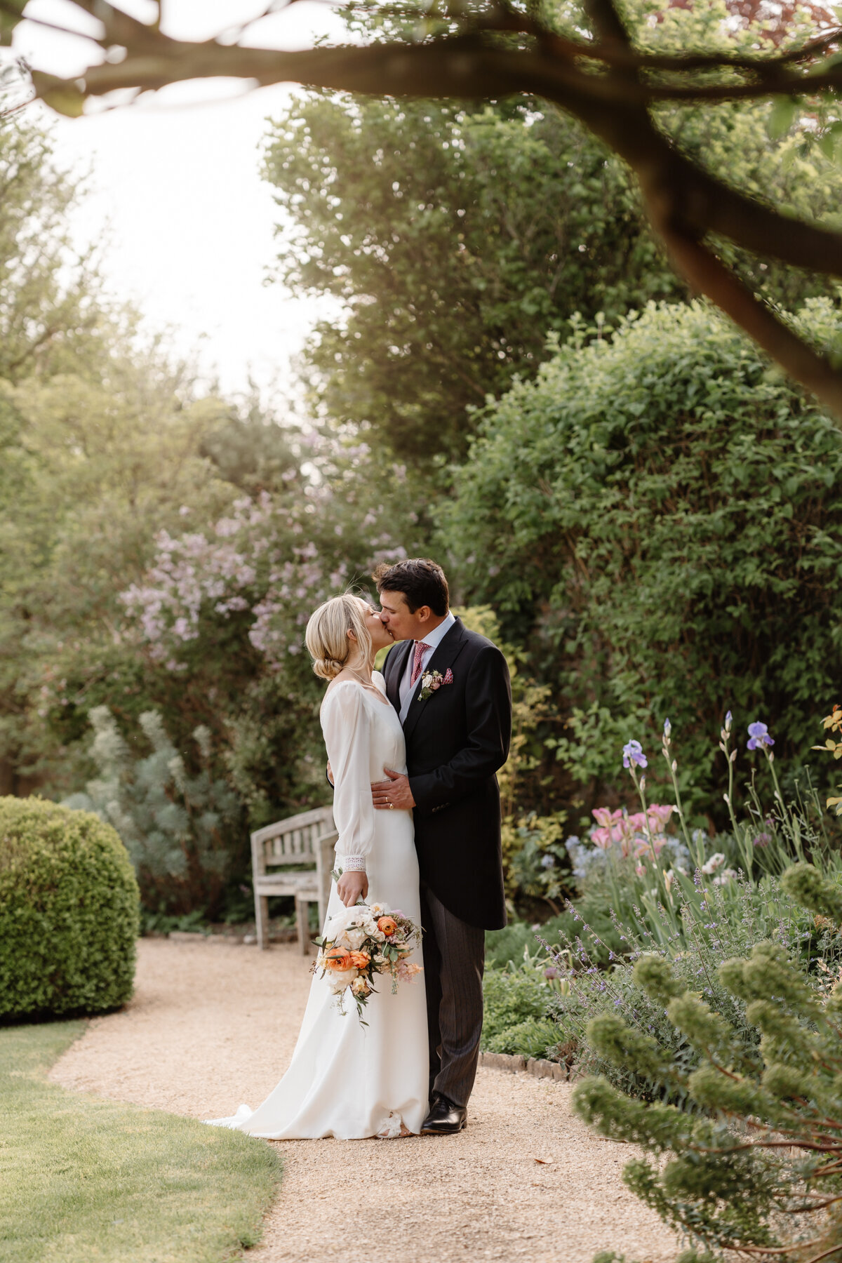 Hamswell House Wedding Photographer Relaxed Couples Photography