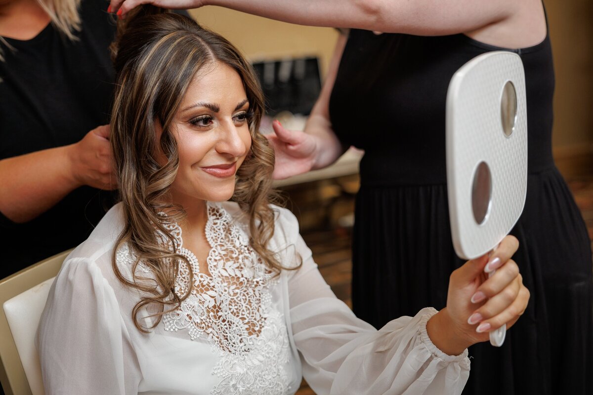 bride-getting-ready-springfield-country-club-ma-4