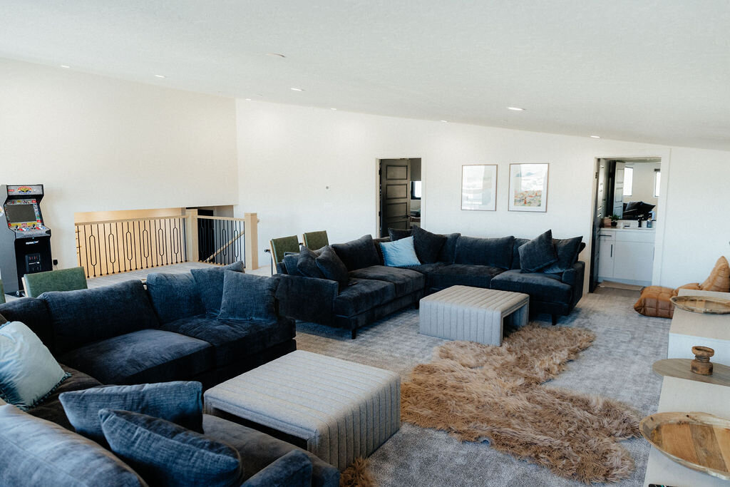 Beezah_FrankiesPlace_ALL-247