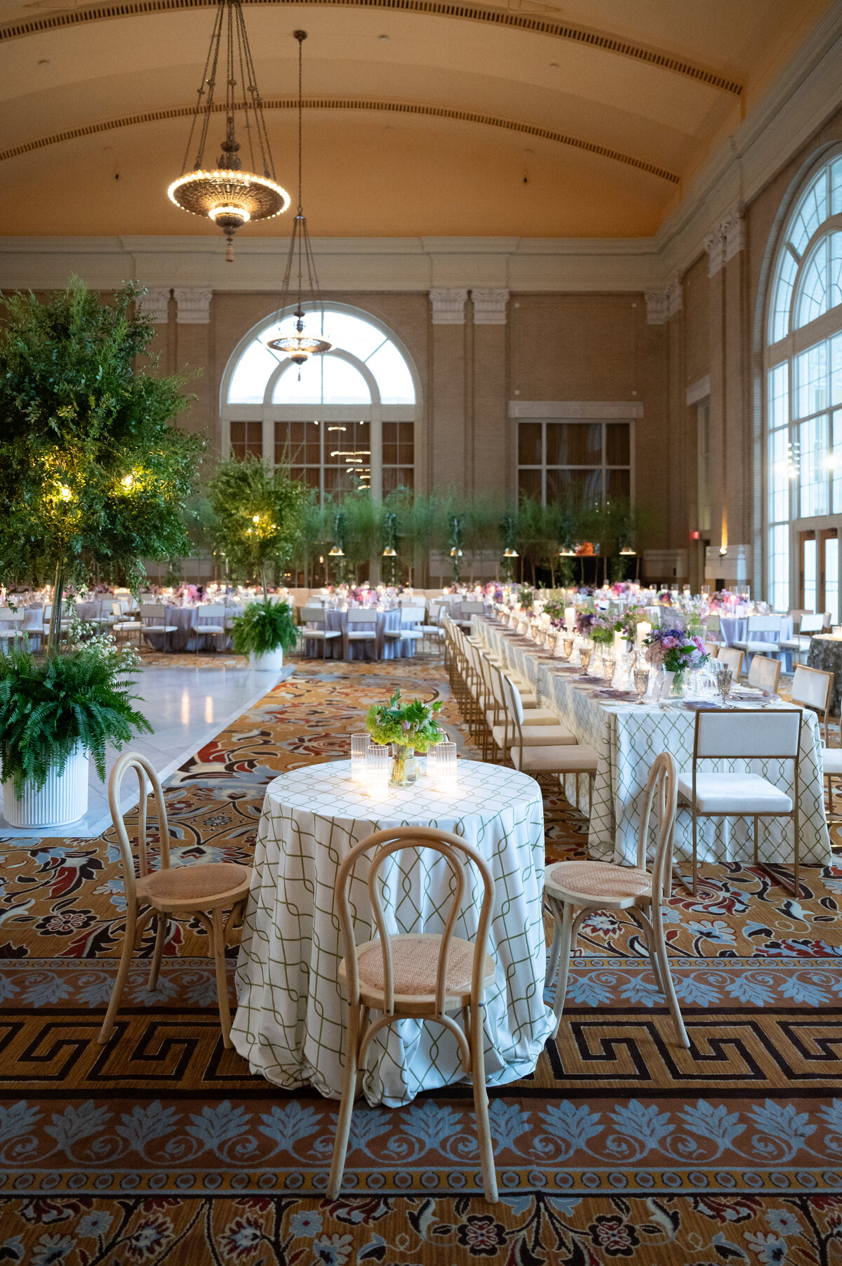 Parisian wedding in Dallas, with planning by luxury wedding planner Julian Leaver Events