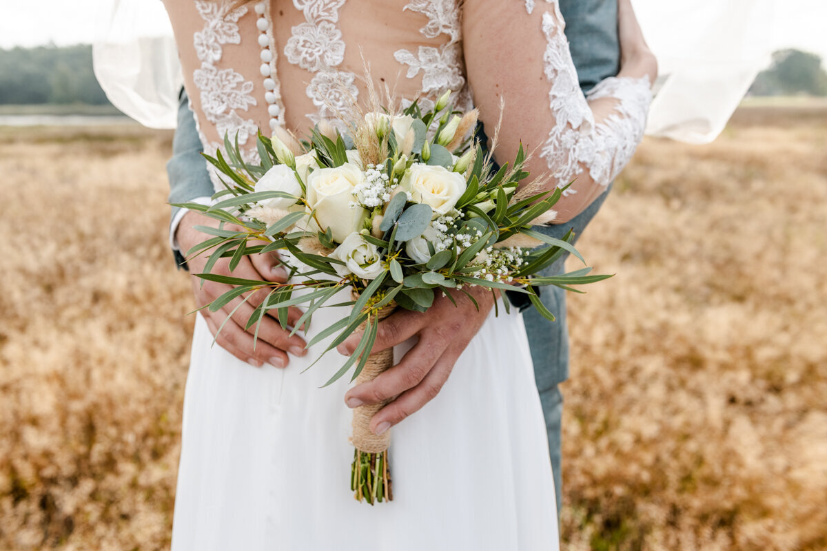 Country bruiloft, boerderij bruiloft, trouwen in Friesland, bruidsfotograaf, trouwfotograaf (55)