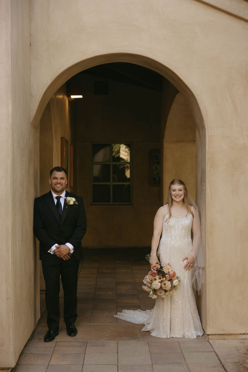 pretty-palm-leaf-event-co-molly-and-rodrigo-wedding-in-serra-plaza-16