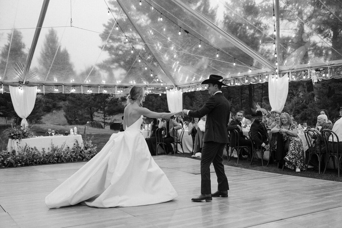 presley-gray-photo-Deerlodge-rustic-western-Montana-wedding-6535
