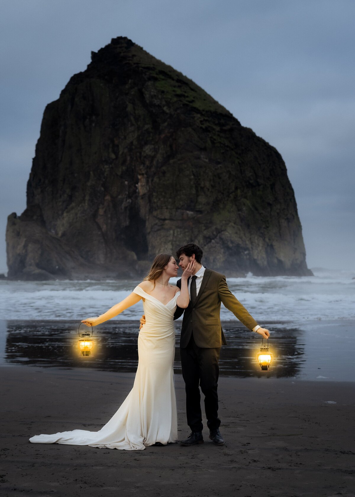 Elopement_CannonBeach_BlueHour-1