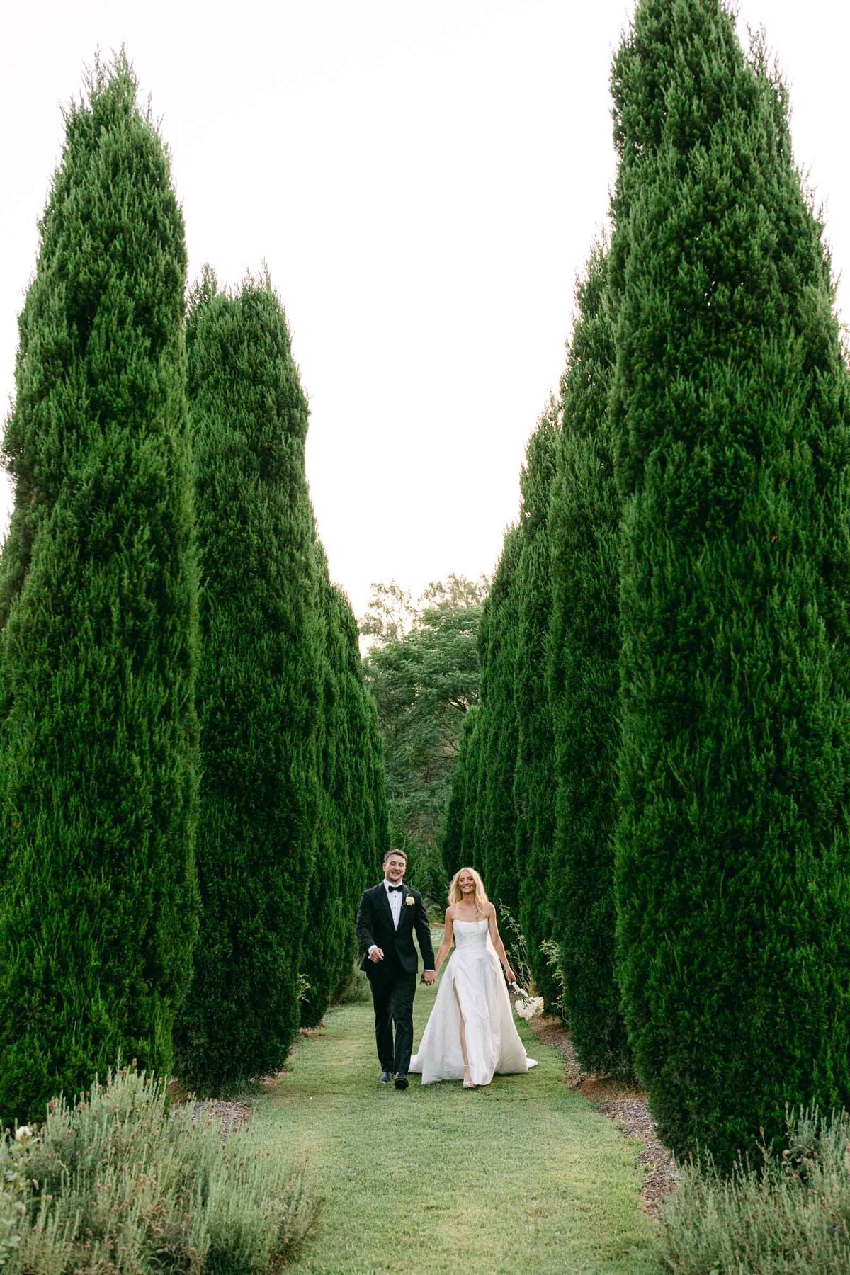 wedding couple in Red Leaf, Hunter Valley