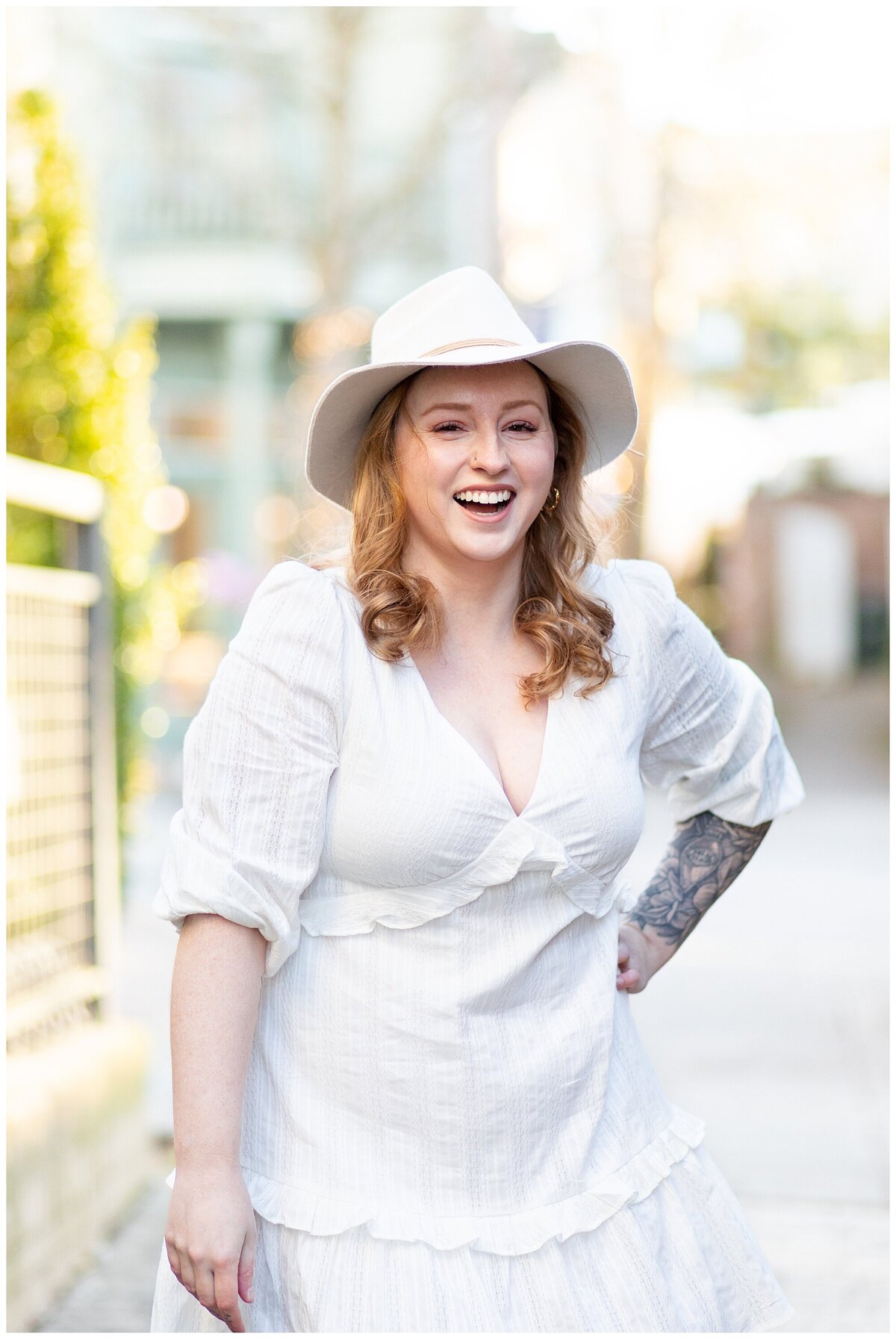 College senior photos with girl smiling