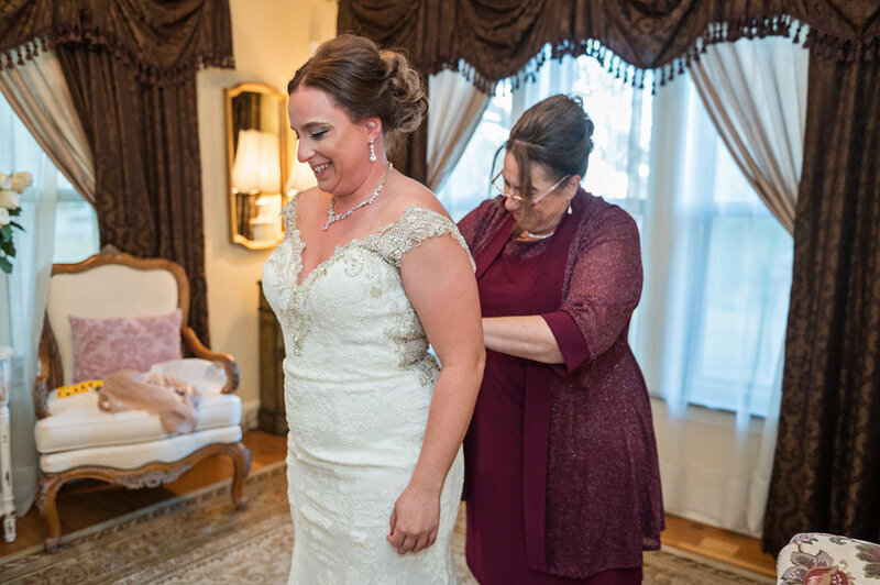 Detroit Wedding Photographer Victoria Wedding Chapel-027