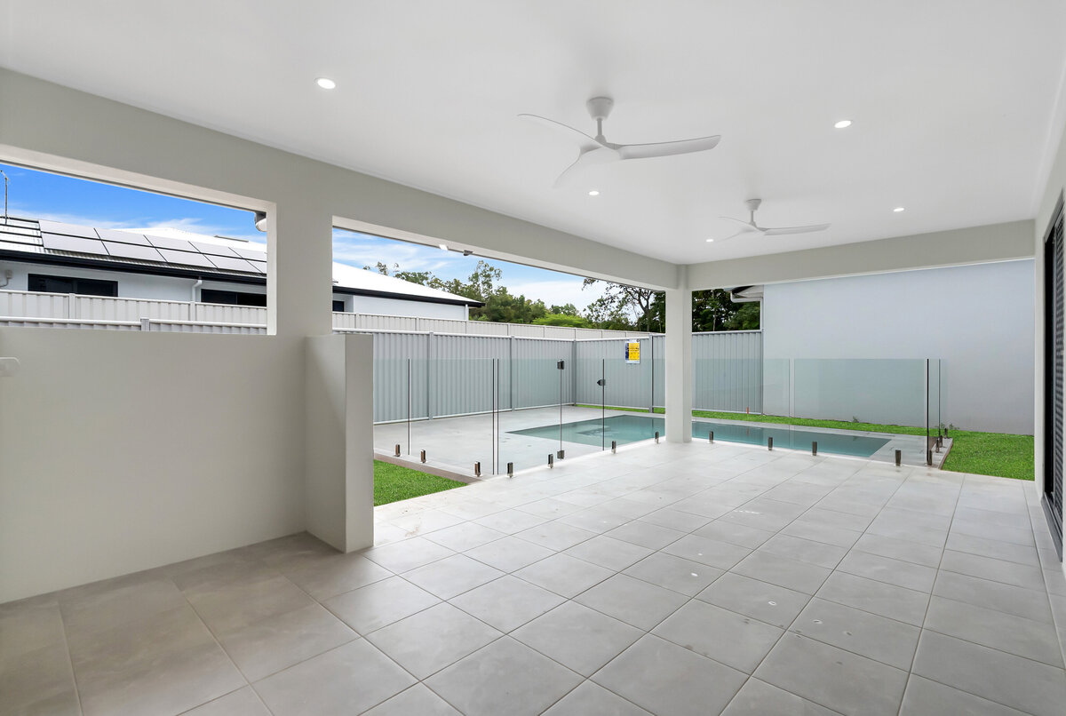 Custom Rockycreek 2 Outdoor Entertaining Area