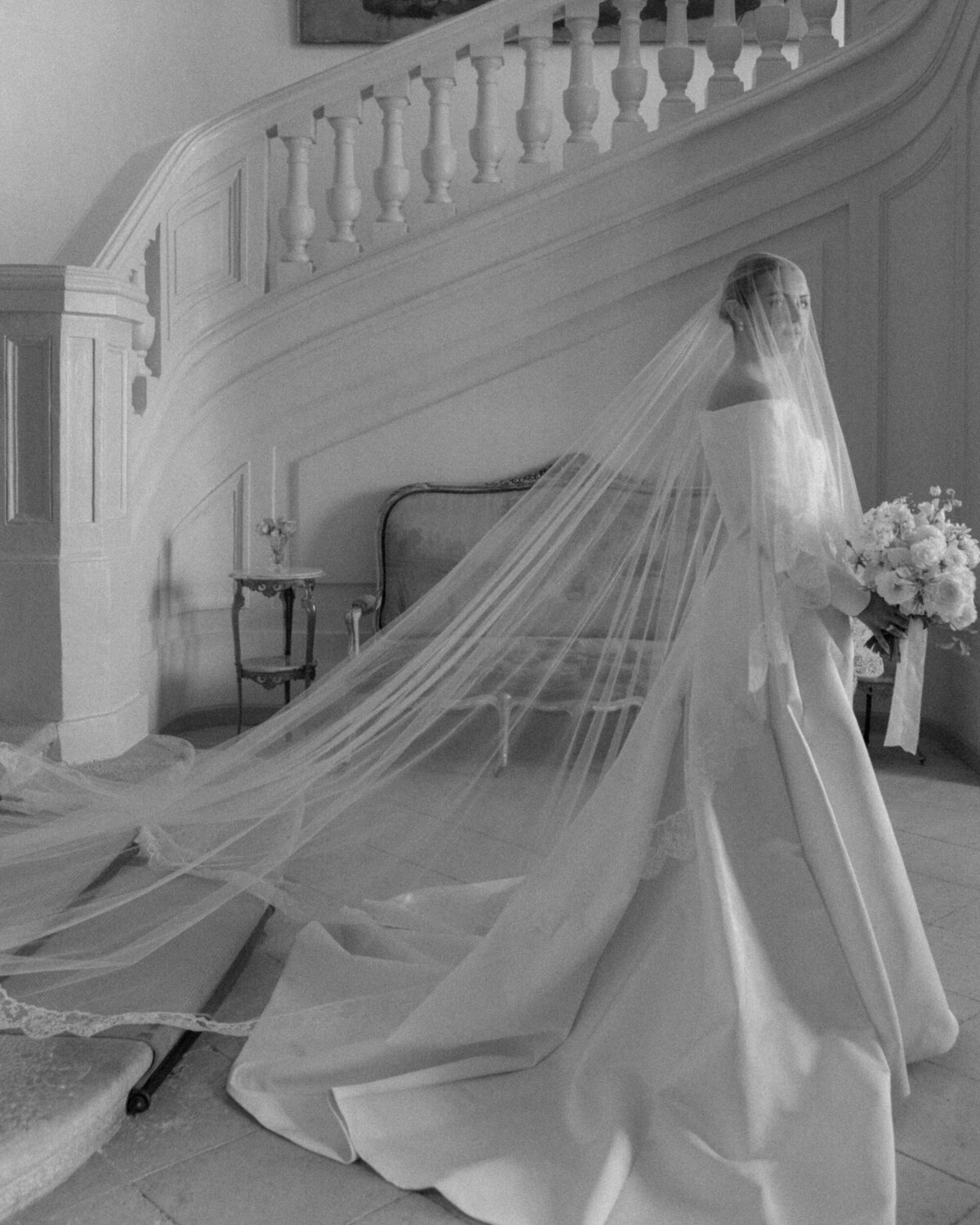 Chateau-de-Grand-Luce-wedding-florist-Floraison10