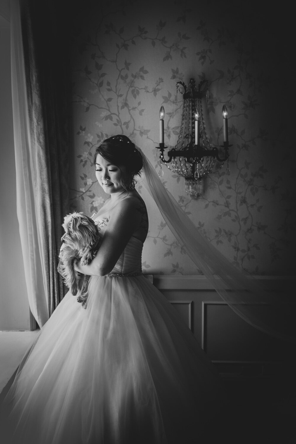 Portrait-of-the-bride-in-Toronto-wedding-photography