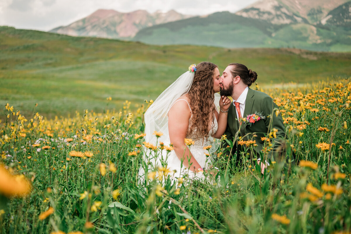crested-butte-wildflowers-mountain-wedding-garden_0636_blog