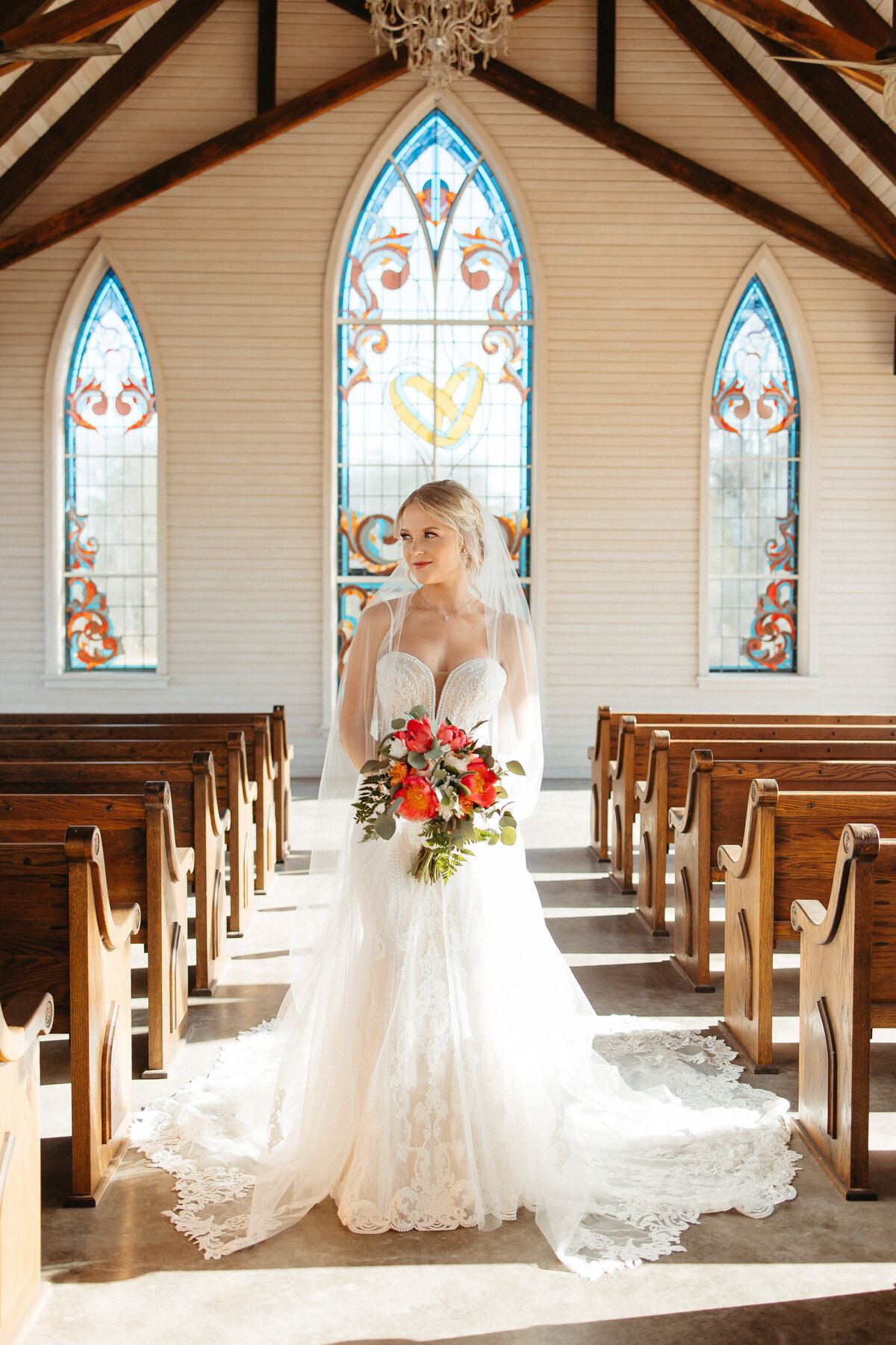 La-bonne-vie-bridal-session-texas-wedding-photographer-leah-thomason-1