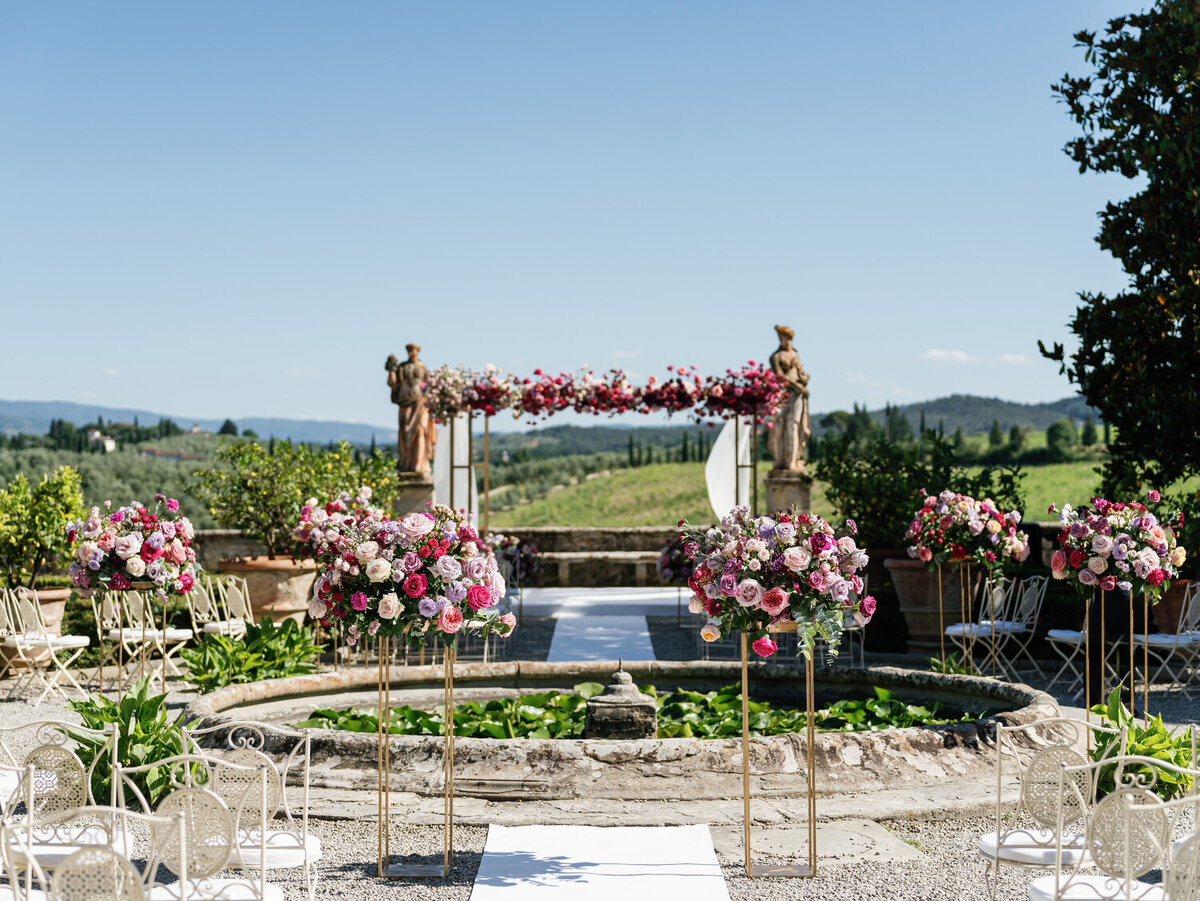 049-Chuppah-Floral-Arrangement-at-Villa-Corsini
