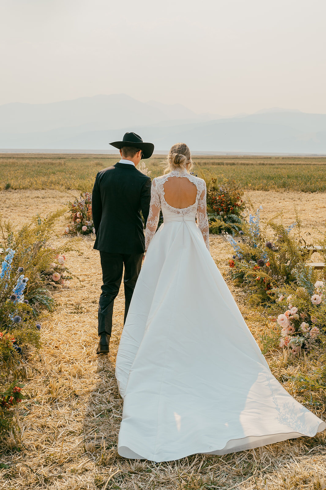 presley-gray-photo-Deerlodge-rustic-western-Montana-wedding-3900