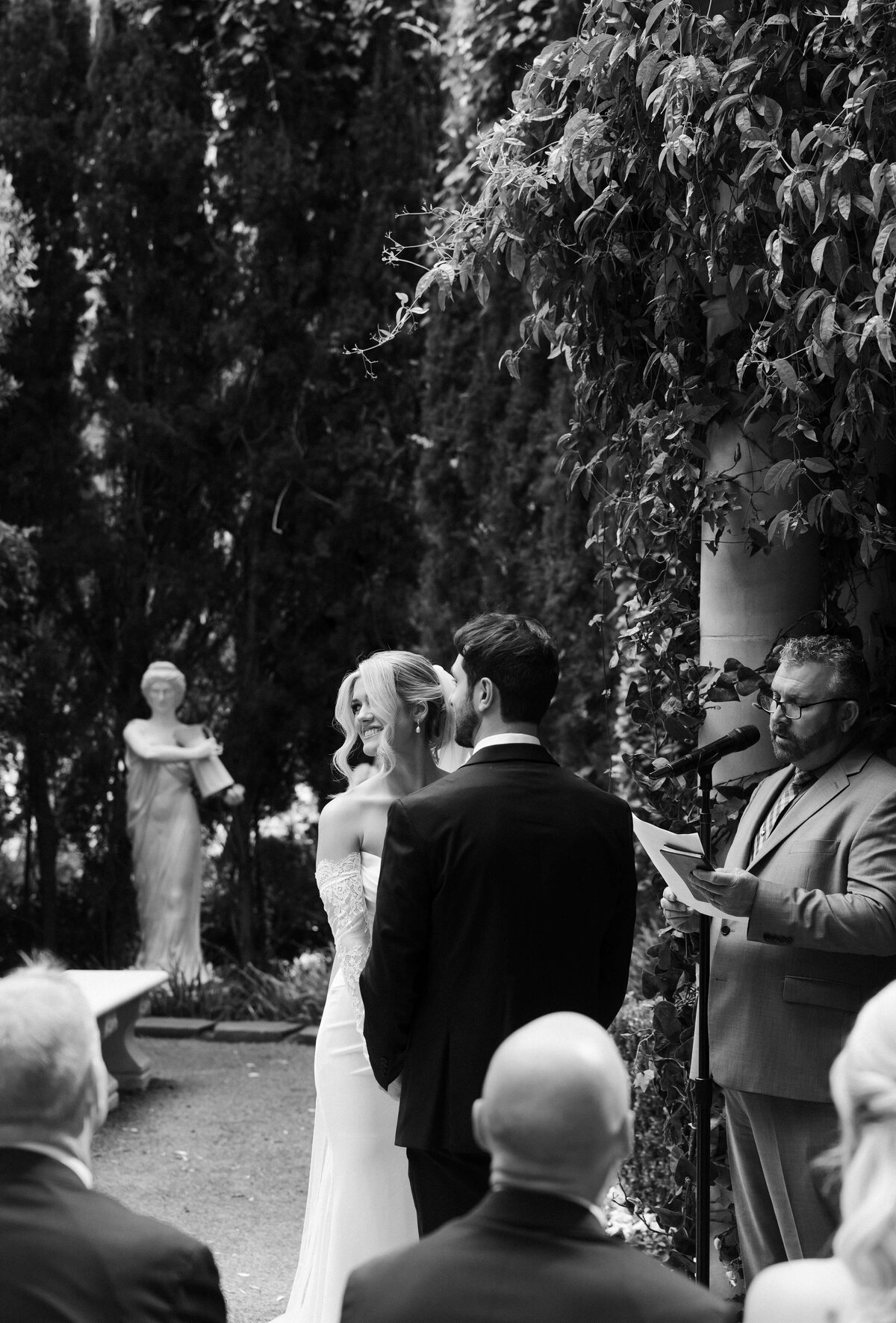 23_riskyexposure_maddie-noah_las-vegas-elopement-photography