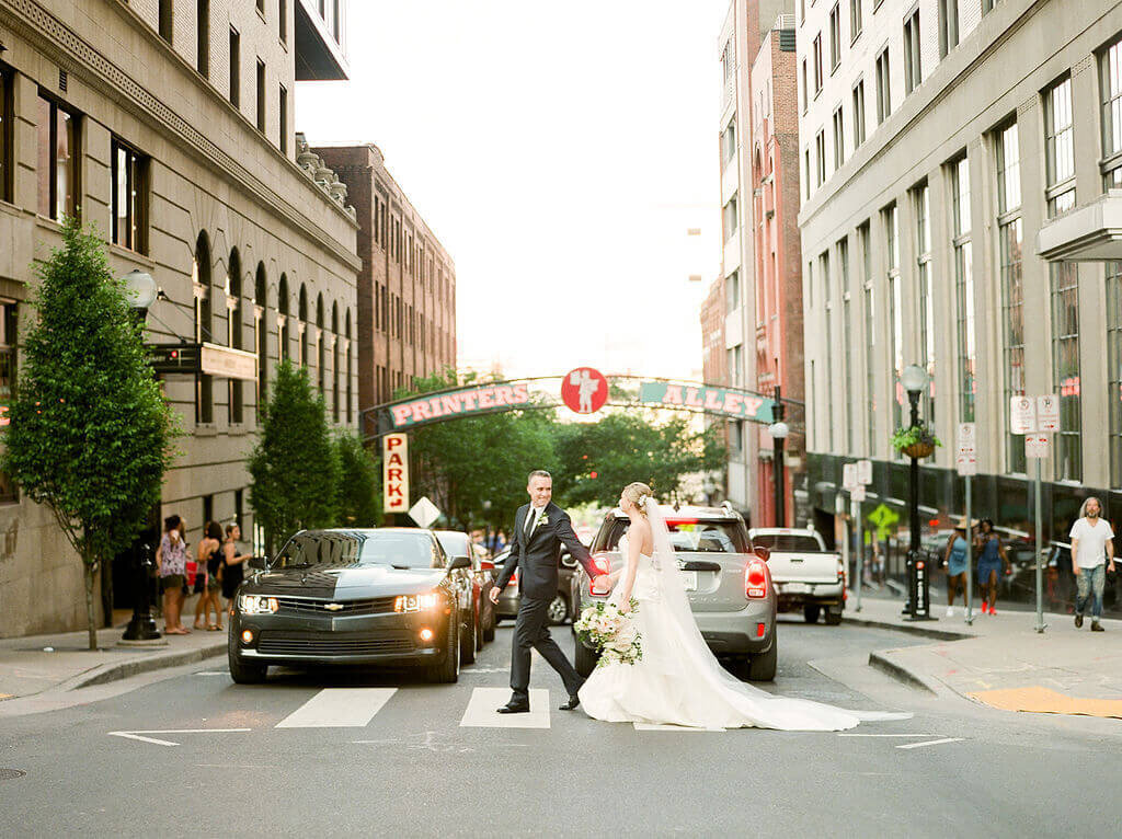 41-nashville-wedding-printers-alley-modern-vintage-events