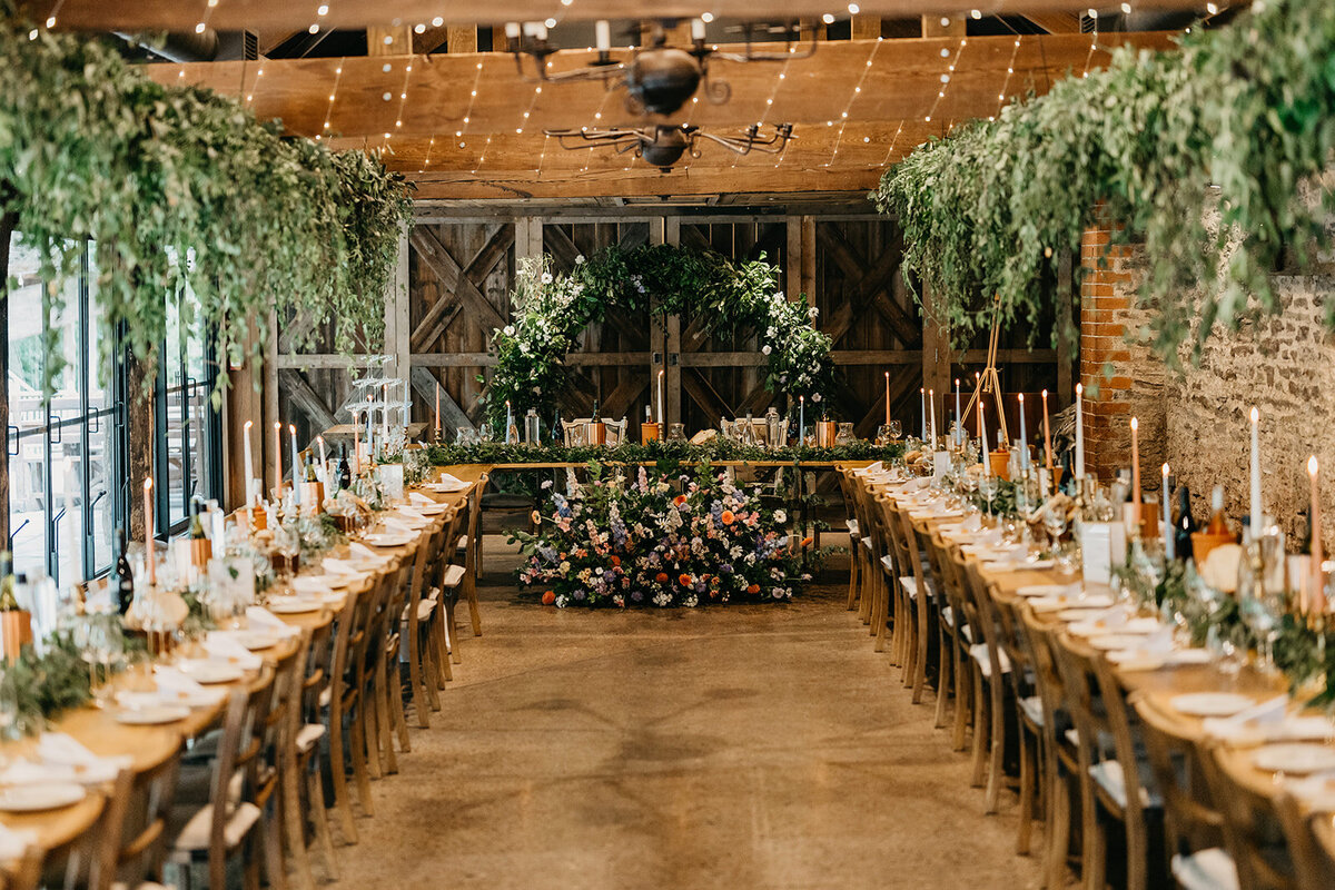 ISSY-AND-BELLA-WEDDING-FLORIST-HEREFORDSHIRE-DEWSALL-COURT50