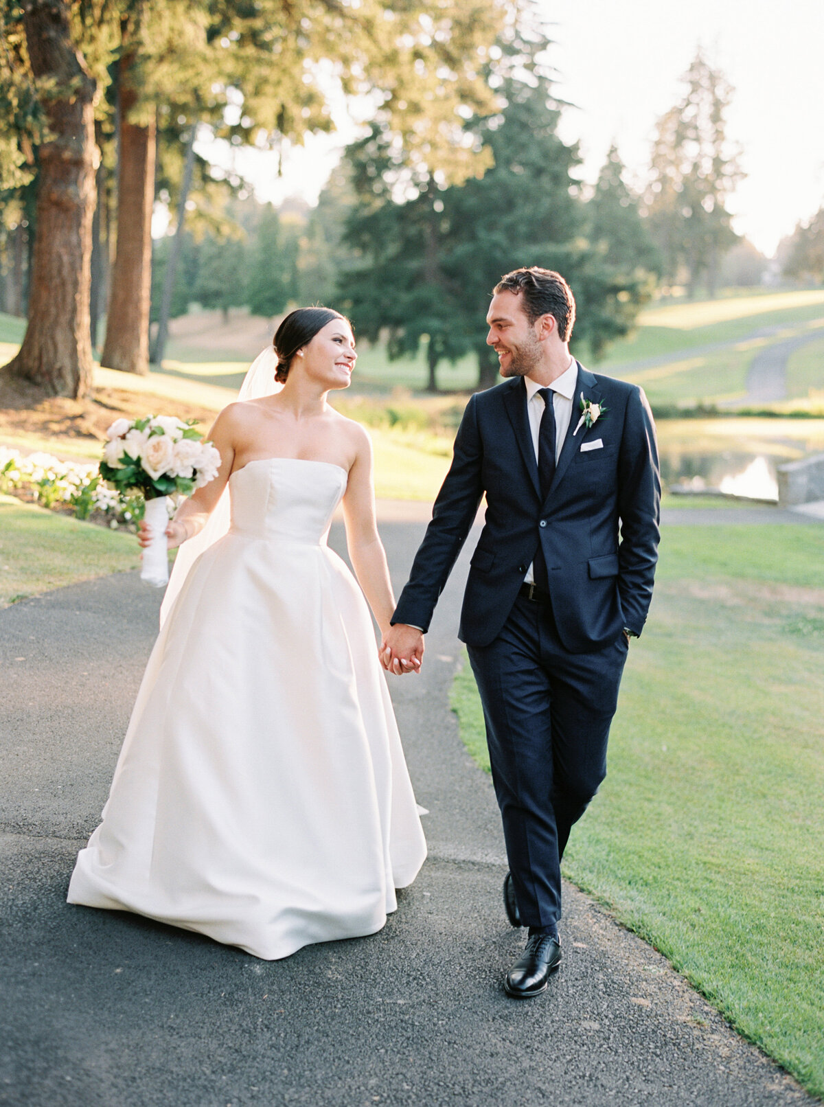 oswego-lake-country-club-wedding-by-portland-wedding-photographers-the-tenneys-33