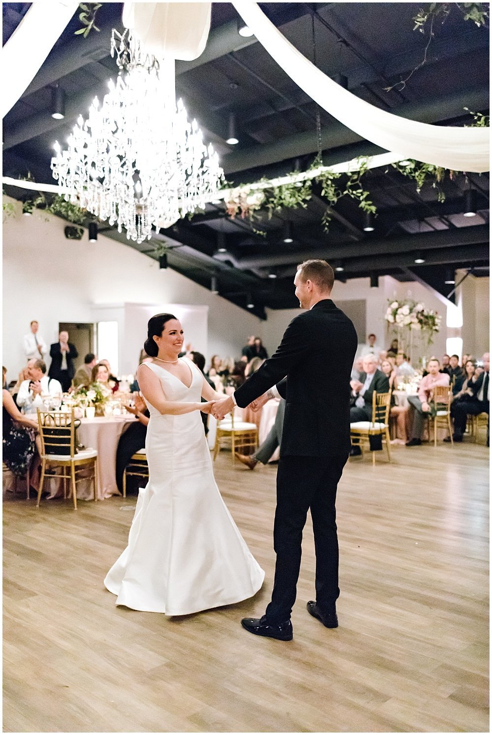 Fall-Burgundy-Mauve-Geostone-Daniels-Vineyard-Wedding-Ivan-Louise-Images--Jessica-Dum-Wedding-Coordination-photo__0032