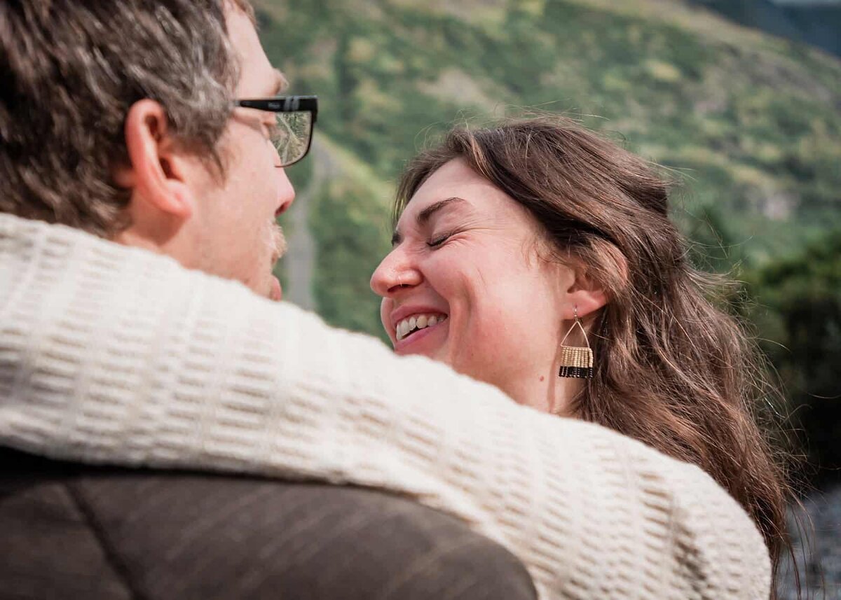 ideas-for-your-romantic-engagement-session-getaway-in-alaska-from-a-luxury-destination-elopement-photographer-Soul-and-Sky-Weddings