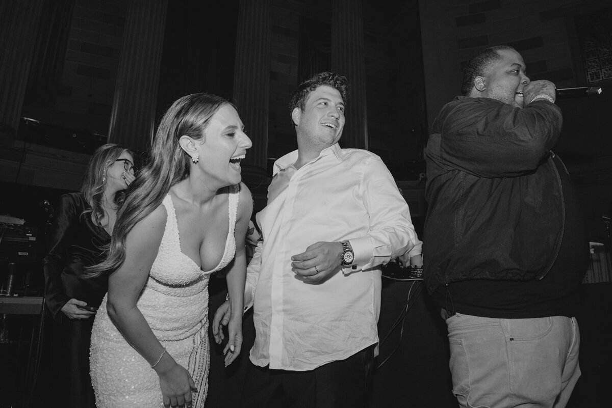 CORRIE-ZACH-NYC-WINTER-WEDDING-AT-GOTHAM-HALL_PHOTOS_BY_MARIA_B_LUNG_1563