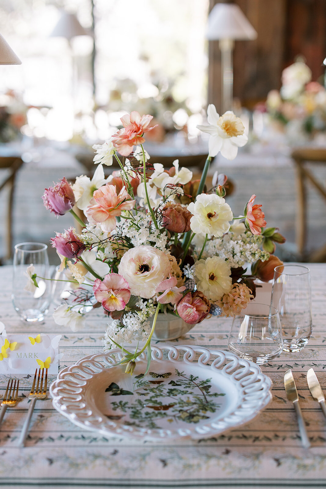 Cedar Lakes Estate Tablescape-1
