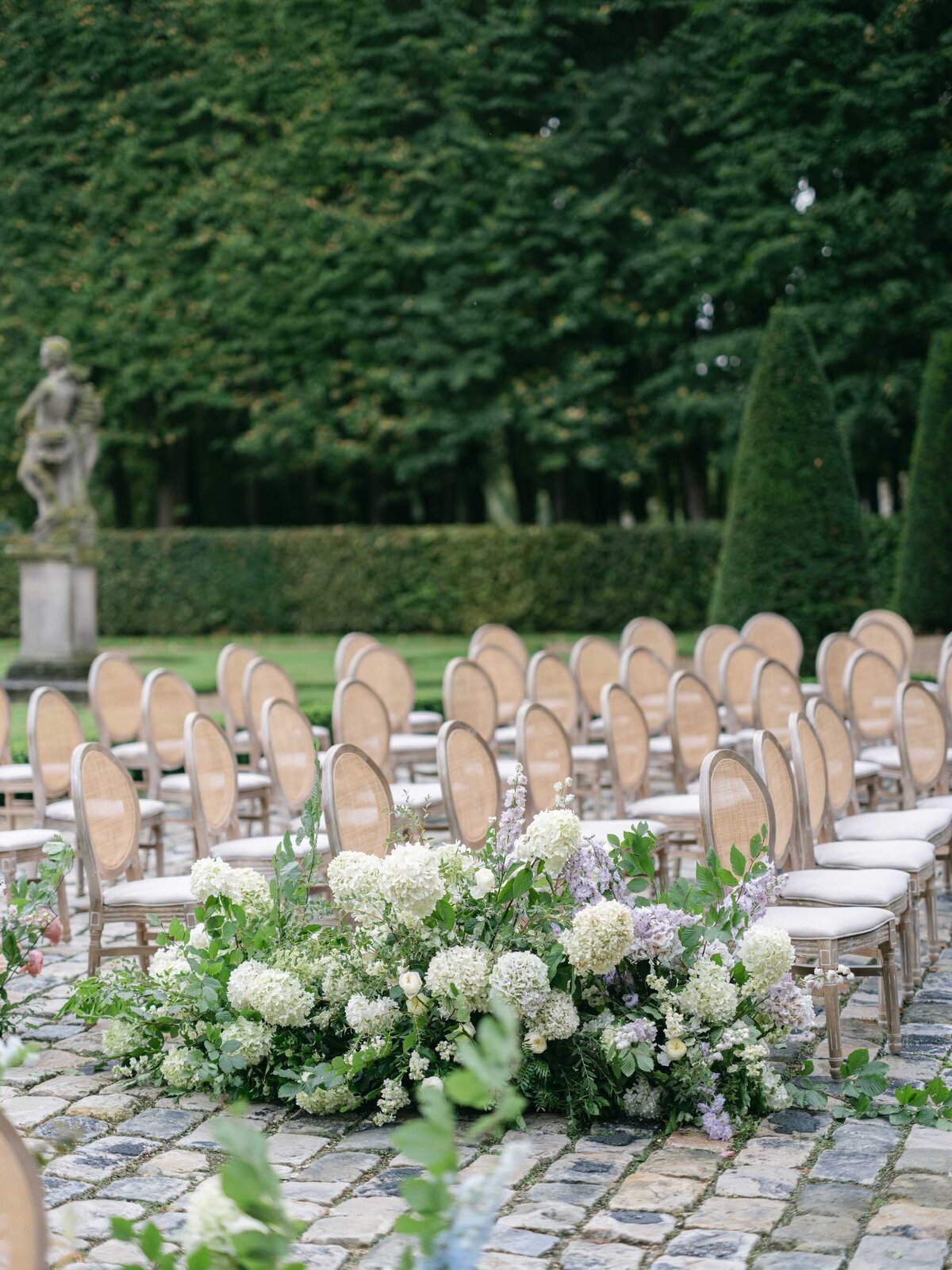 Chateau-de-Villette-wedding-florist-FLORAISON-16