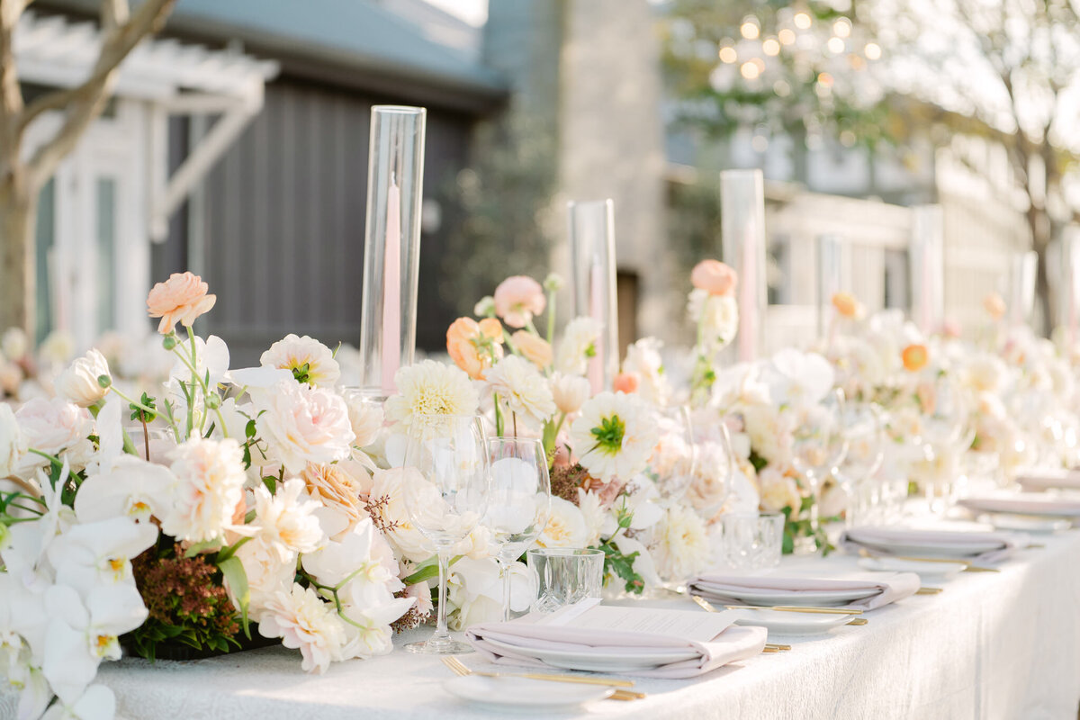 bride and groom ceremony outdoor pictures