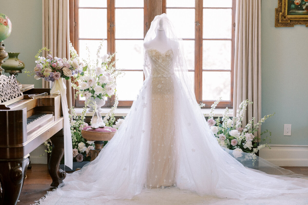 French Chateau Inspired Wedding - Destination Wedding Florist - Autumn Marcelle Design - B Erkmen Photo (221)