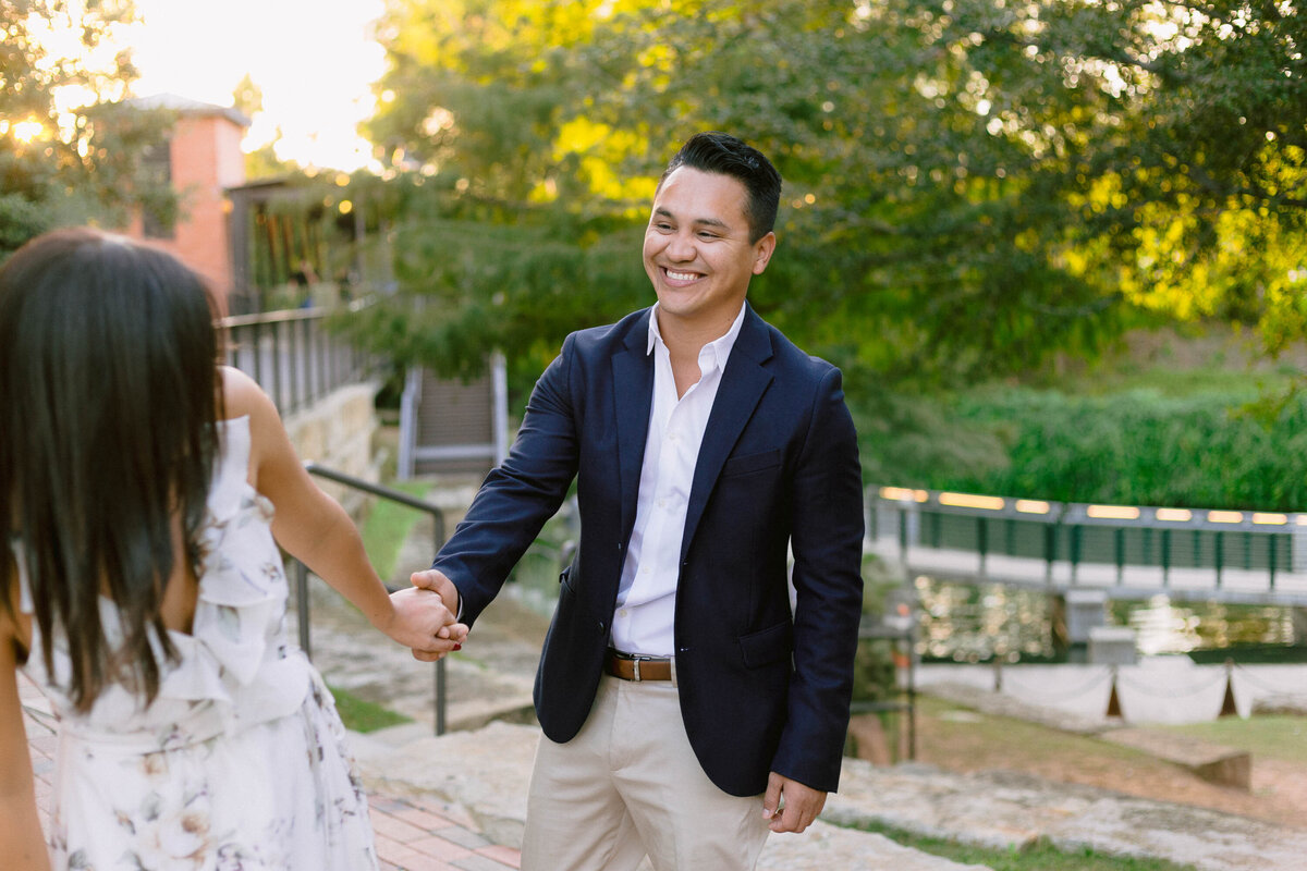 Texas-San-Antonio-Austin-Houston-Wedding-Photographer-Engagement-AR-Pearl-Brewery_0004