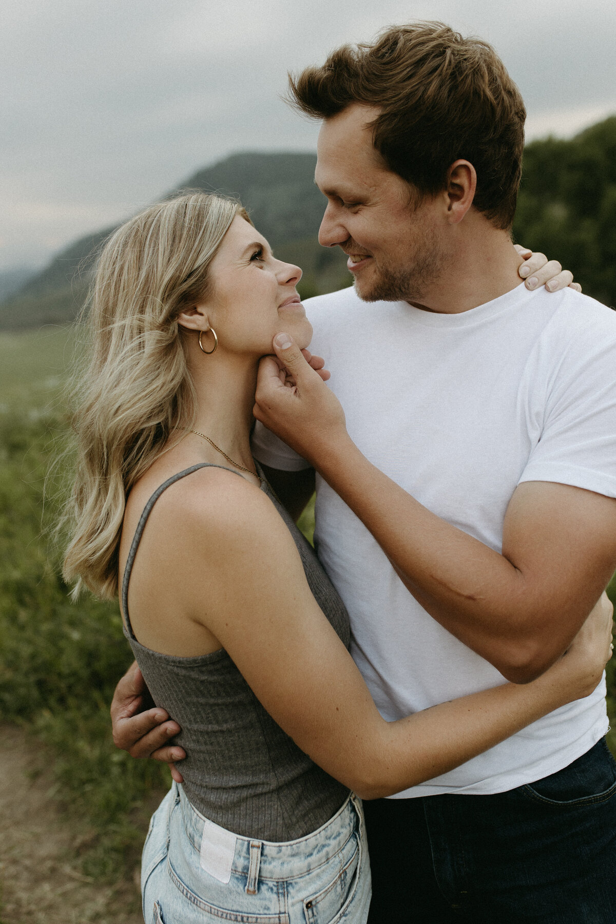 couple's engagement photo outside near calgary canada