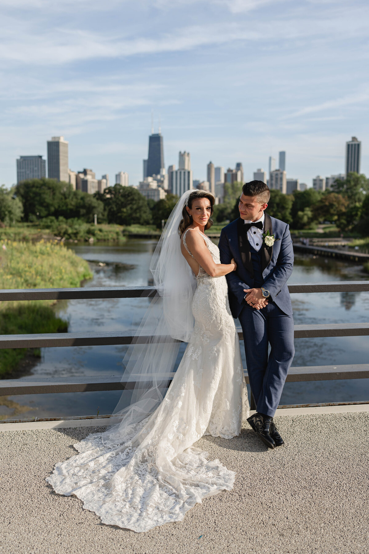Love Around The City-275