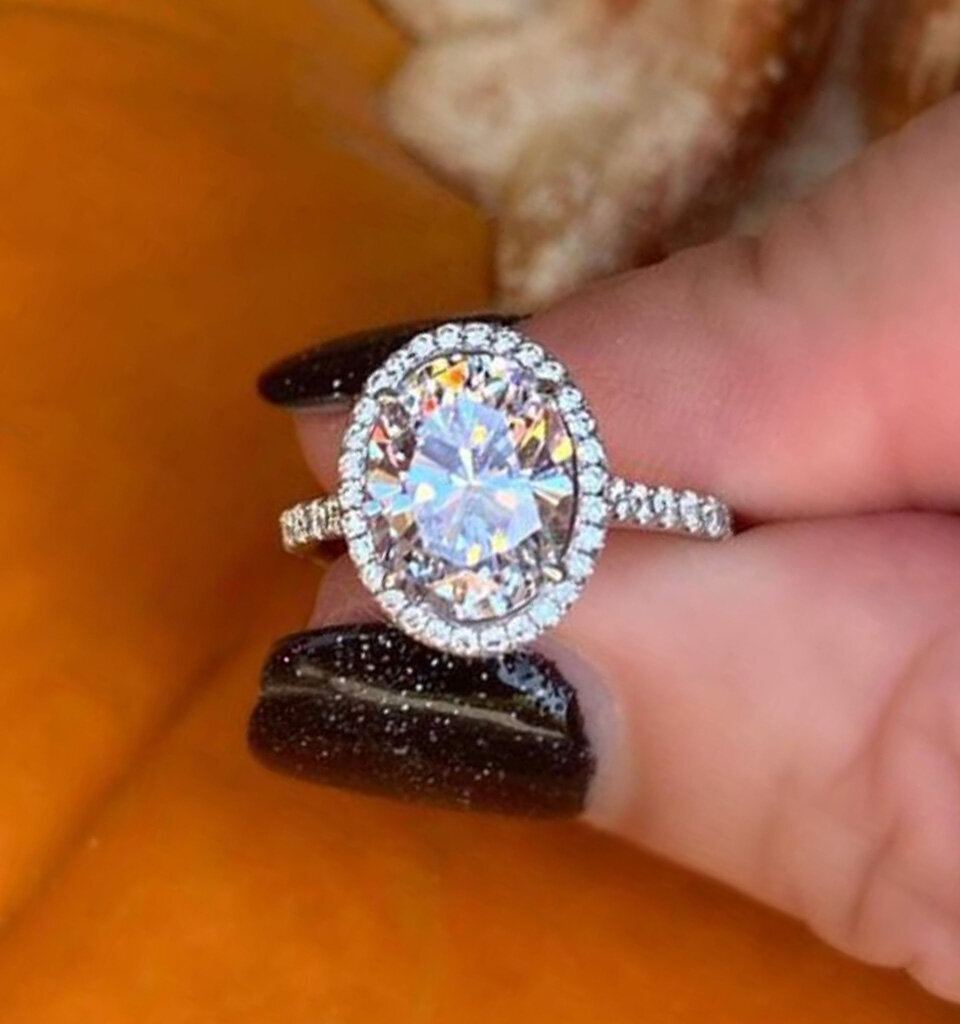 oval-diamond-engagement-ring-4
