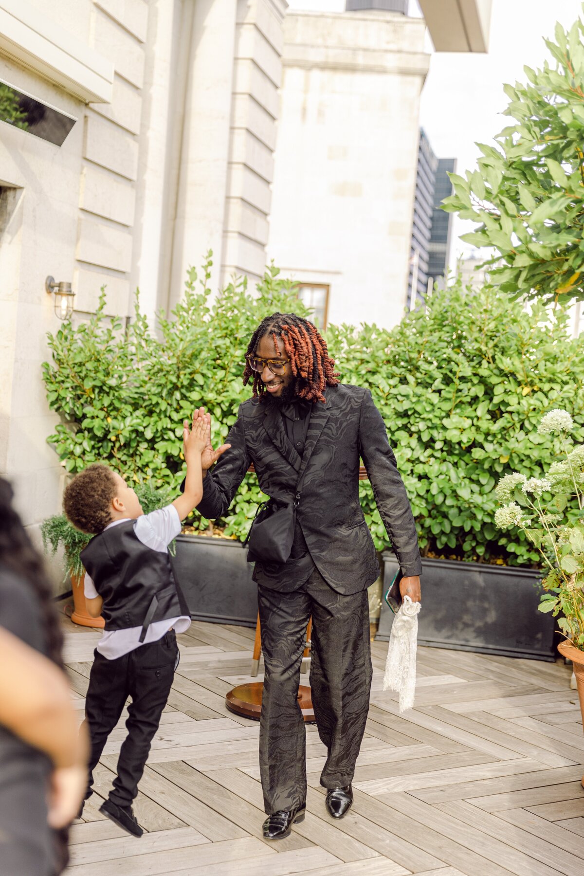 AbieLivesayPhotography-LondonWeddingPhotographer-TheNedHotelWedding-LondonDestinationWedding-LuomaWeddingTour-1329_bBr