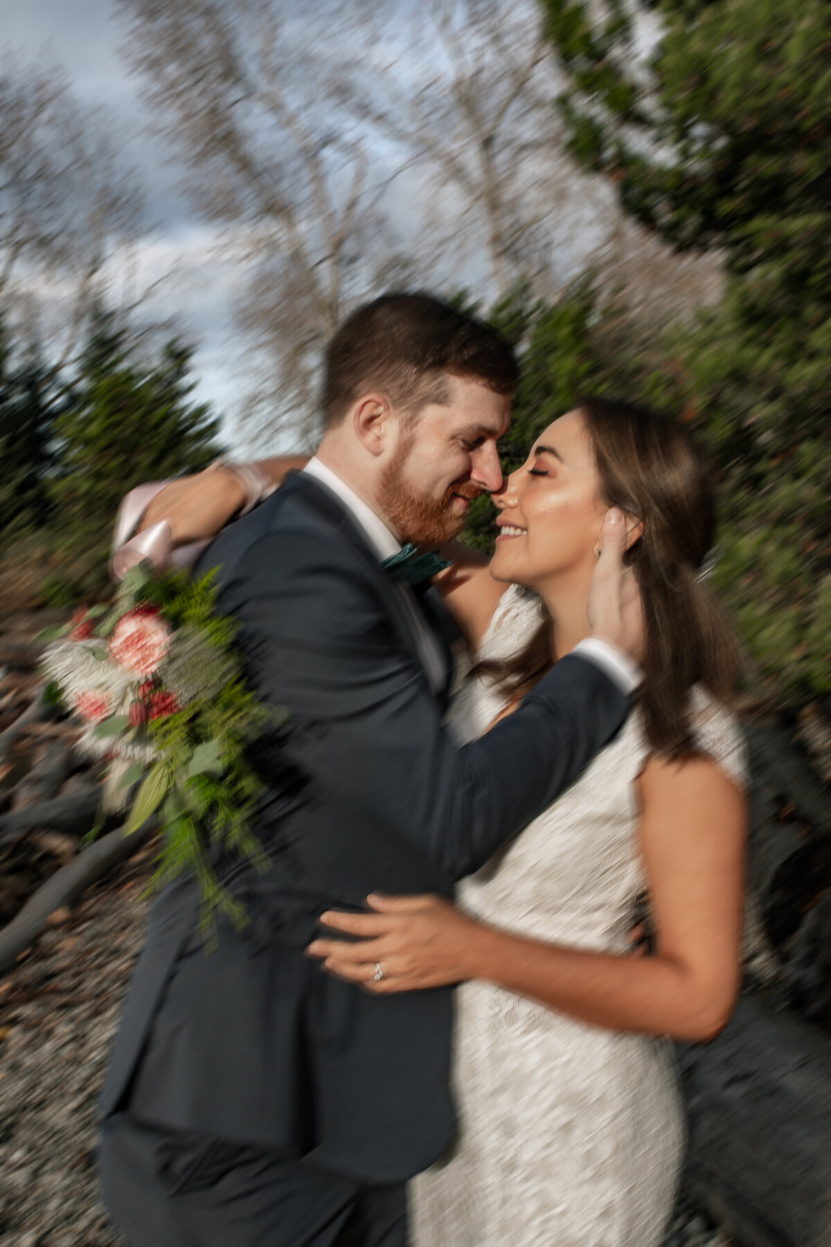 Motion-blur-documentary-style=wedding-photography-jennifer-moreno-photography-Olympic-Sculpture-Park