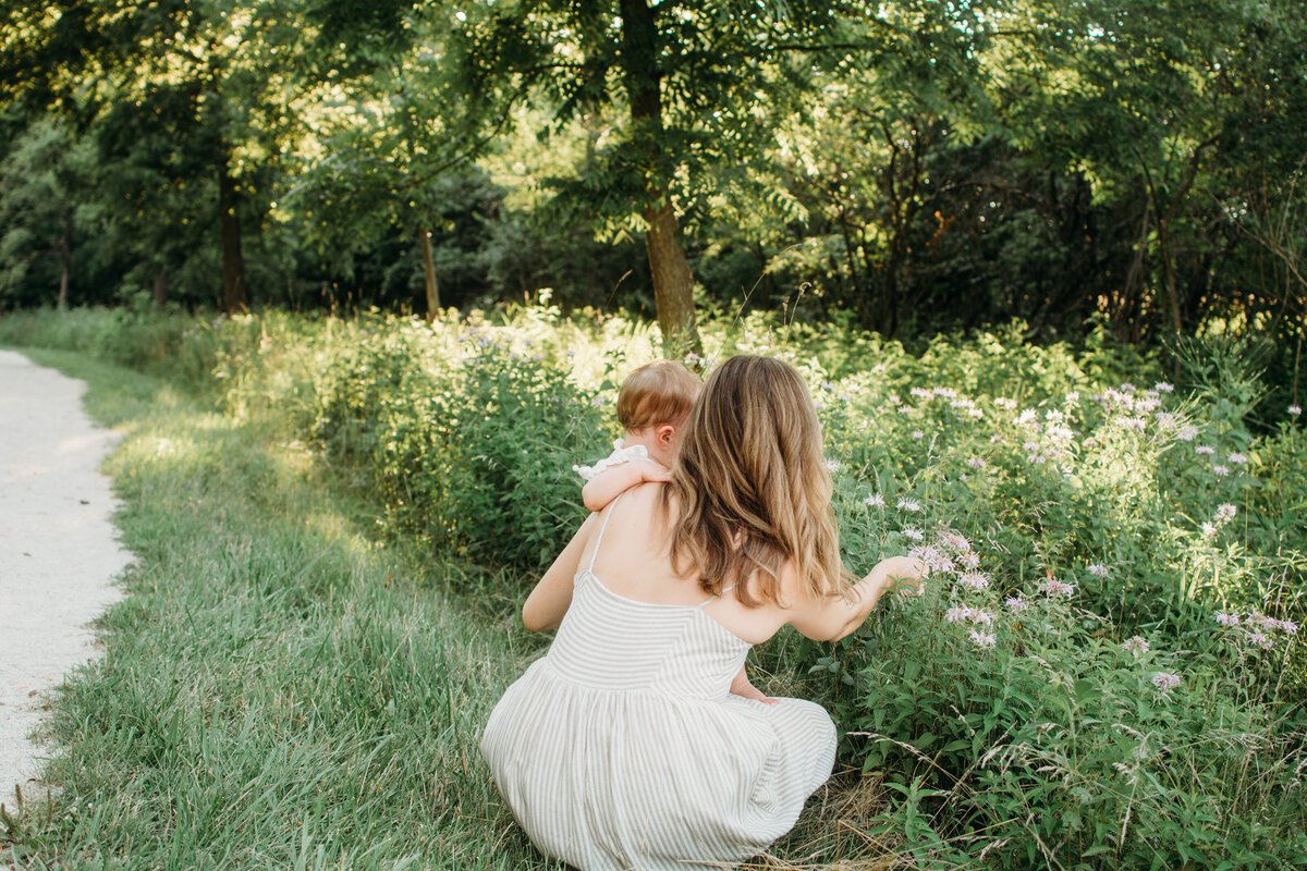 Candid mom and baby photo in Lemont IL by Moments by Meli