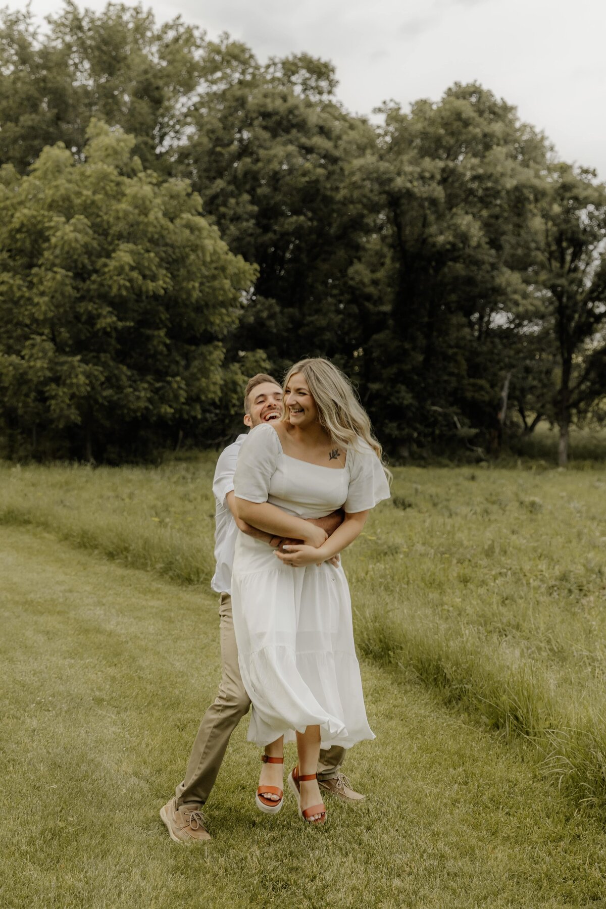 lighthearted-engagement-session-11