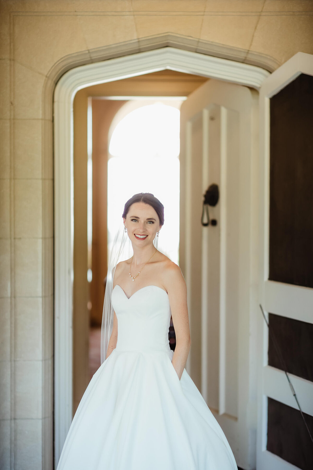 Nicole-Marcelle-Photography_105_summer-blithewold-mansion-wedding-hayley-andrew