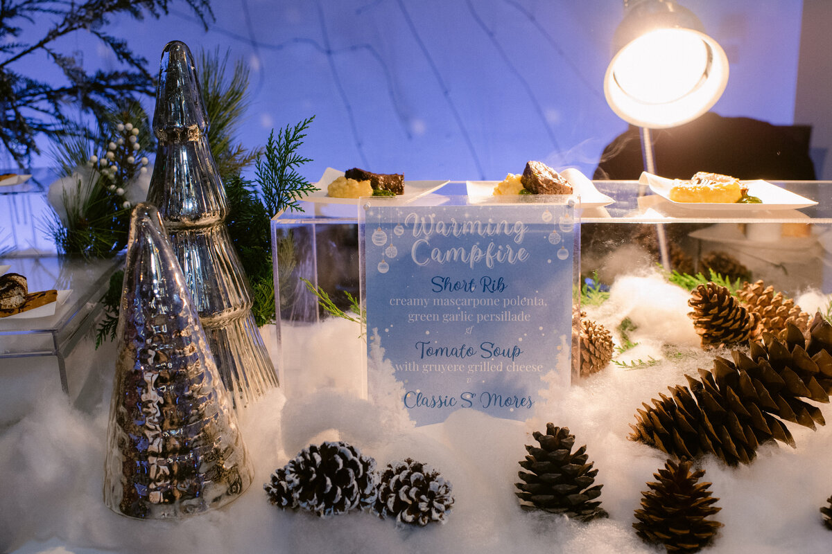 243-_0MJ7922-michaela-joy-photography-corporate-holiday