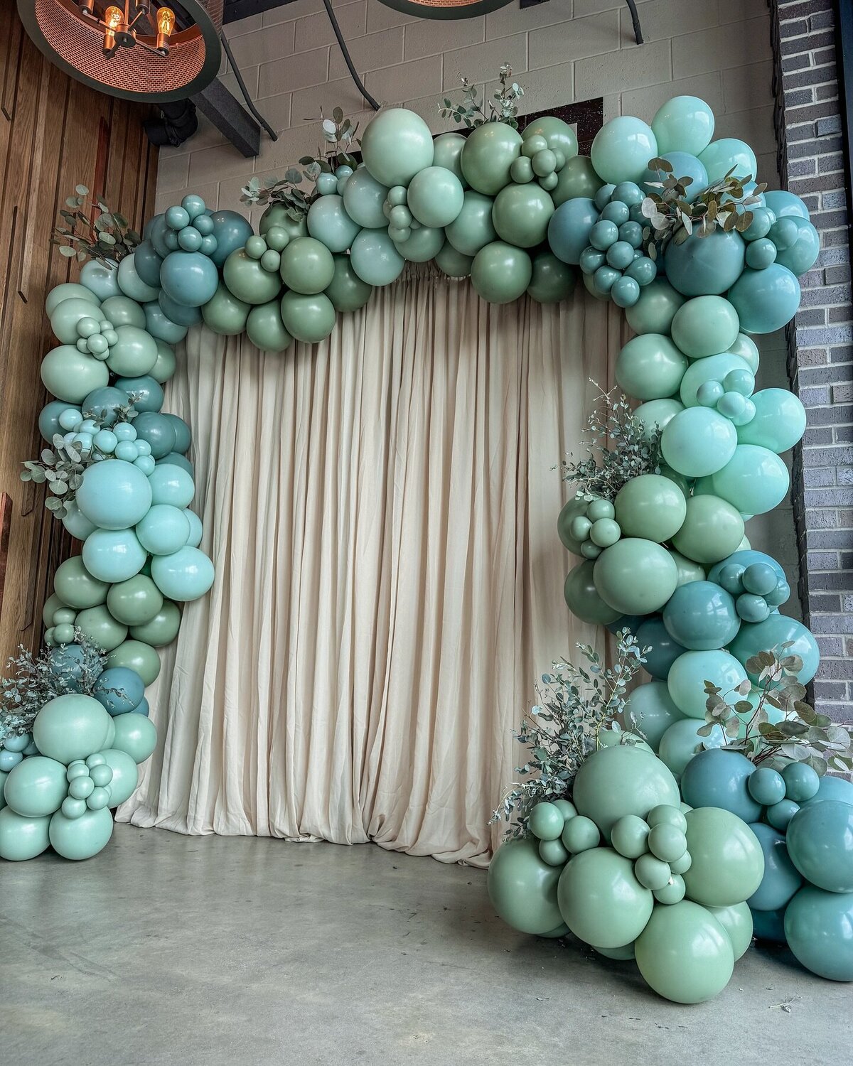 South Tampa luxury balloon arch by The Party Pond