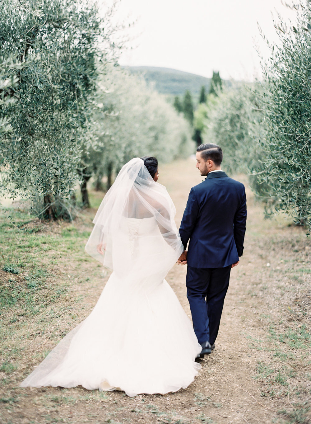 Borgo Stomennano Tuscany Wedding Photographer Luxury Bride Destination Fine art Film Wedding Vicki Grafton Photography.JPG56