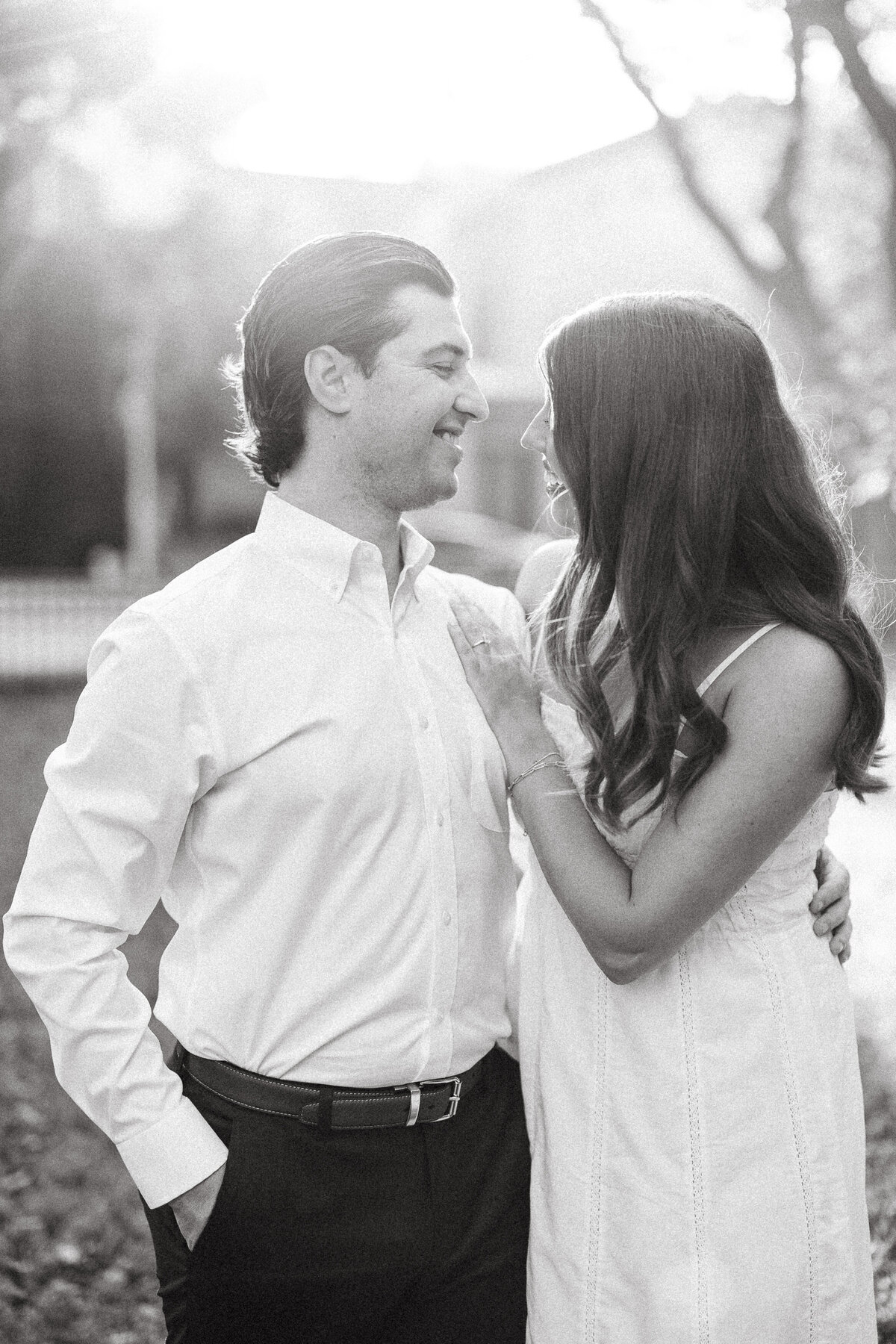 Downtown Chicago Dallas Engagement Photos Colorful Washington Square Park Wrigley North Ave Beach-9