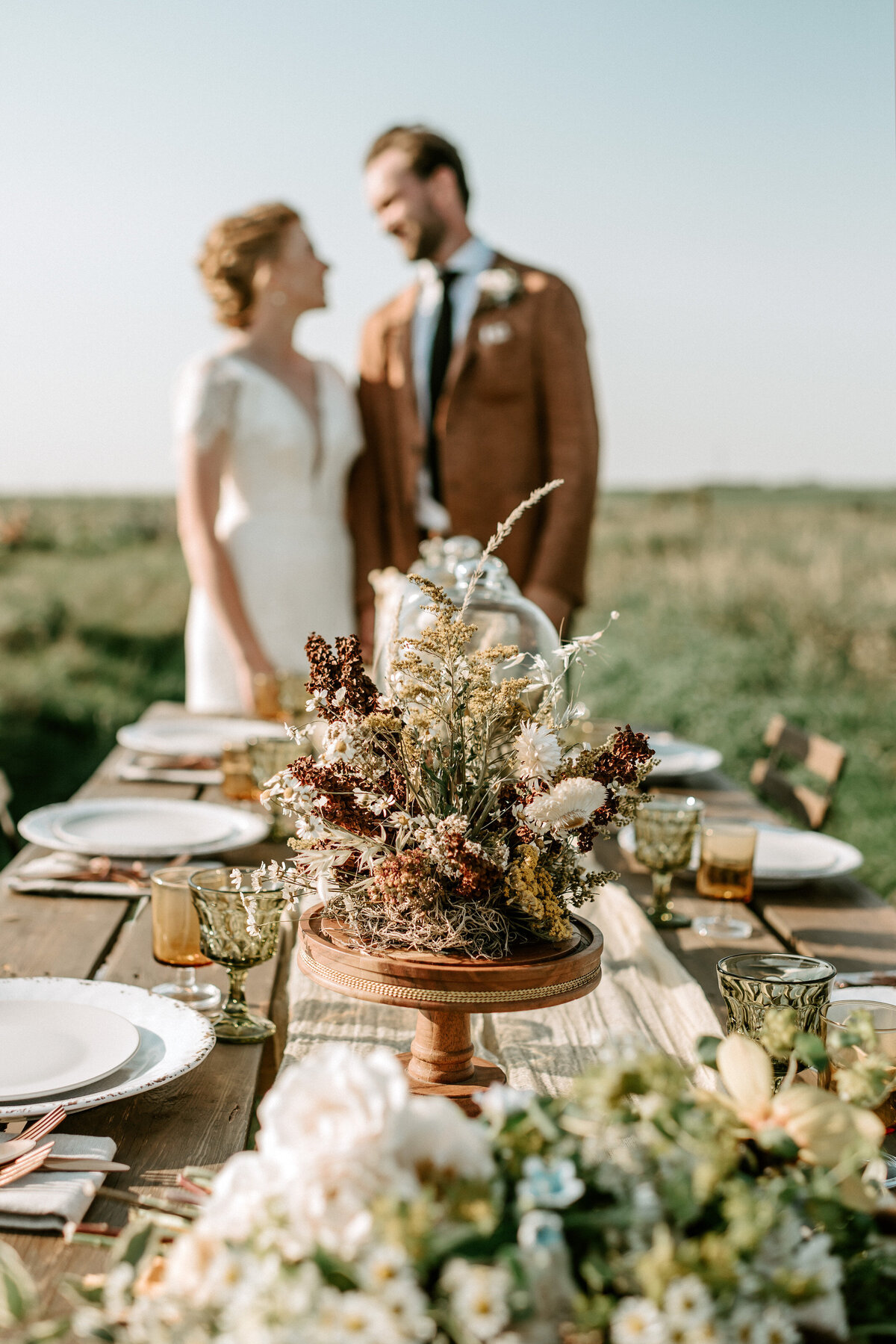 floral-and-field-design-bespoke-wedding-floral-styling-calgary-alberta-country-trails-5