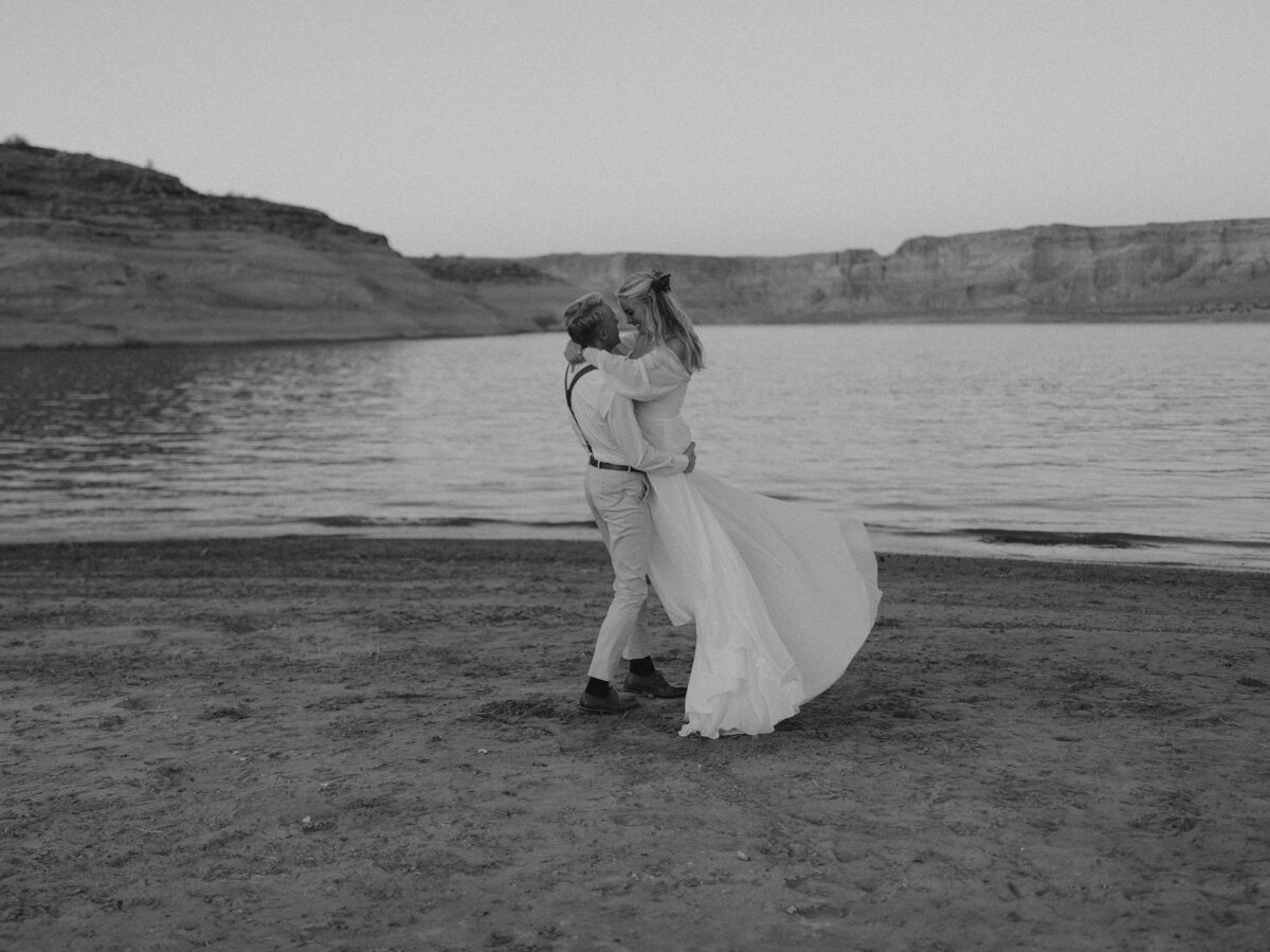 R + M _ Destination Wedding _ Lake Powell _ Utah-877